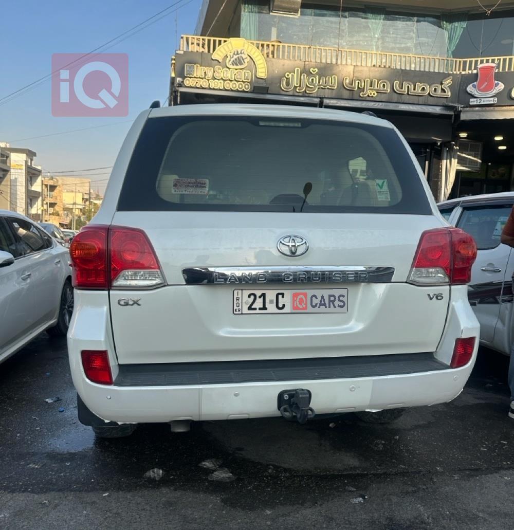 تۆیۆتا لاند کروزەر